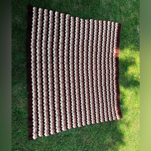 Autumn Vintage Crochet Grannycore Witchy Cozy Blanket - Picture 6 of 7